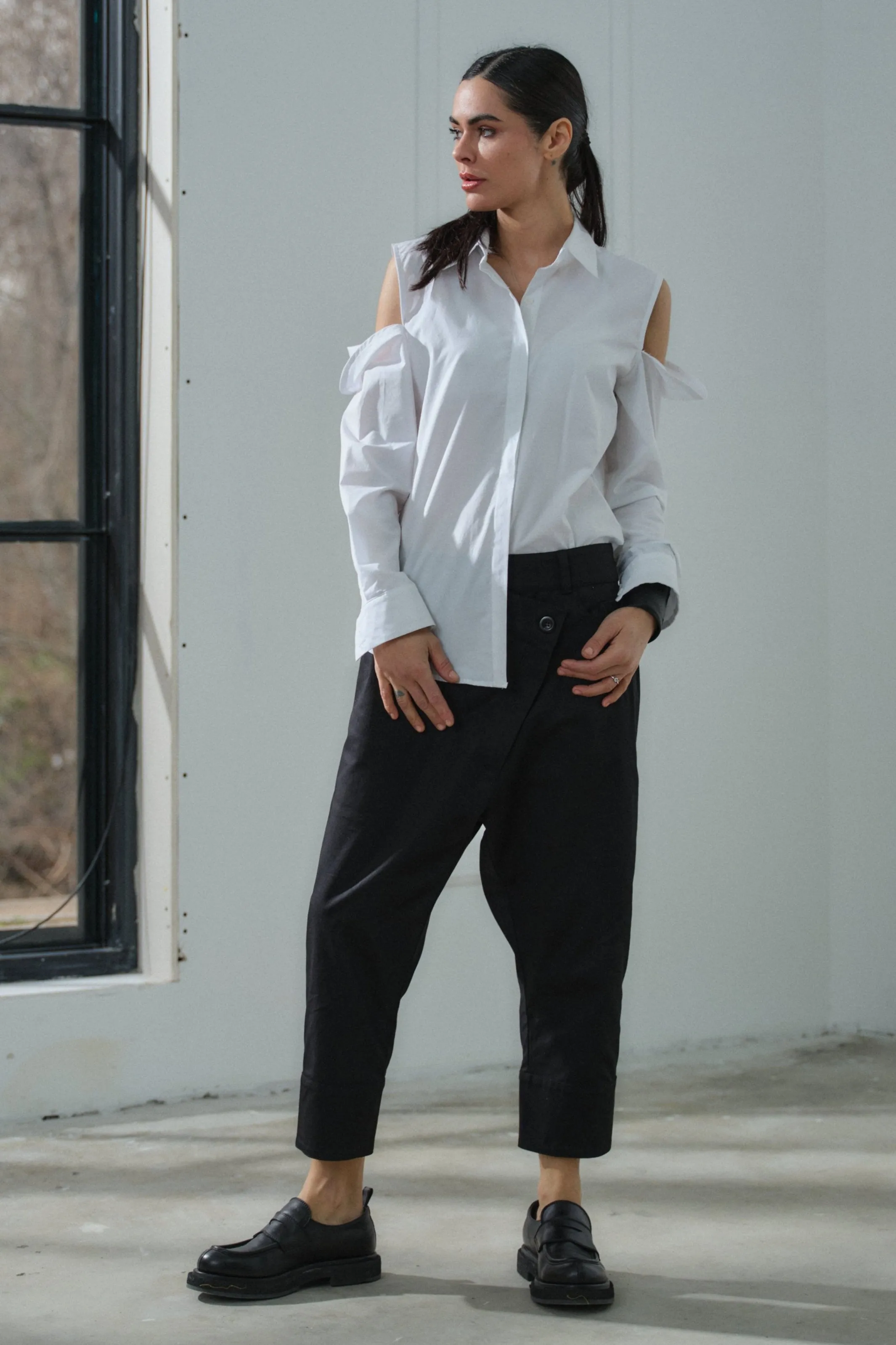 Black cotton cropped pants
