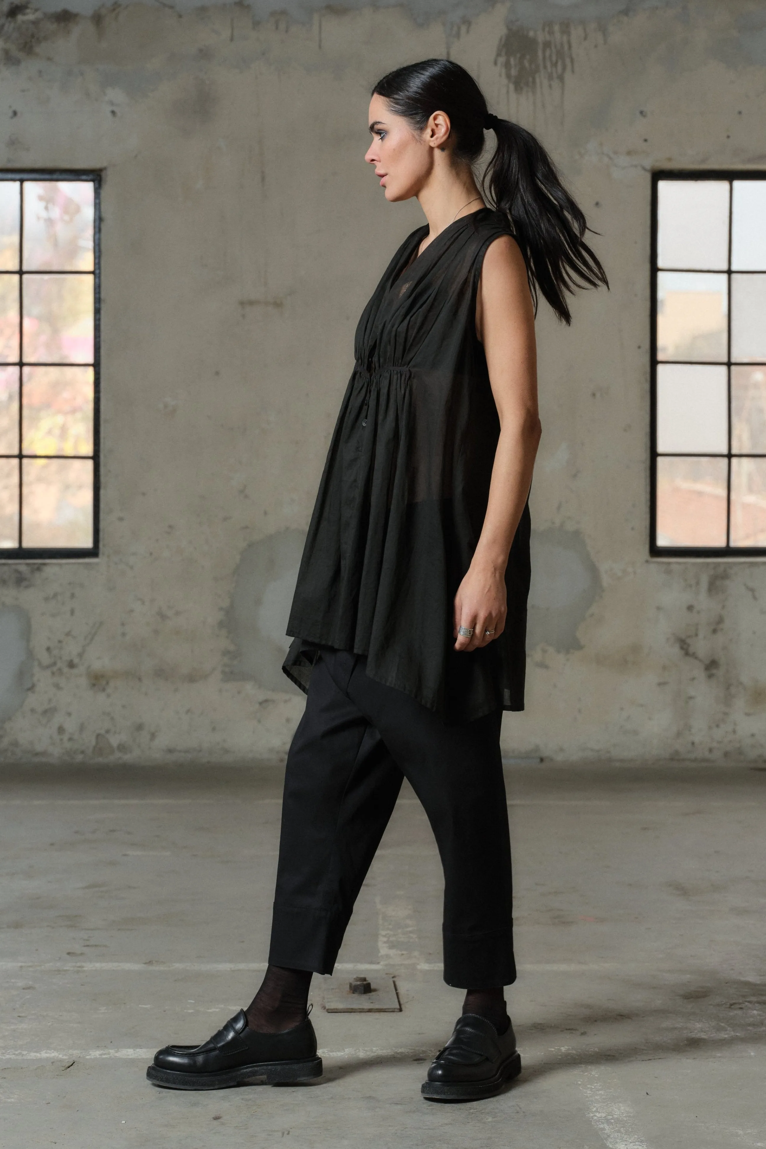 Black cotton cropped pants