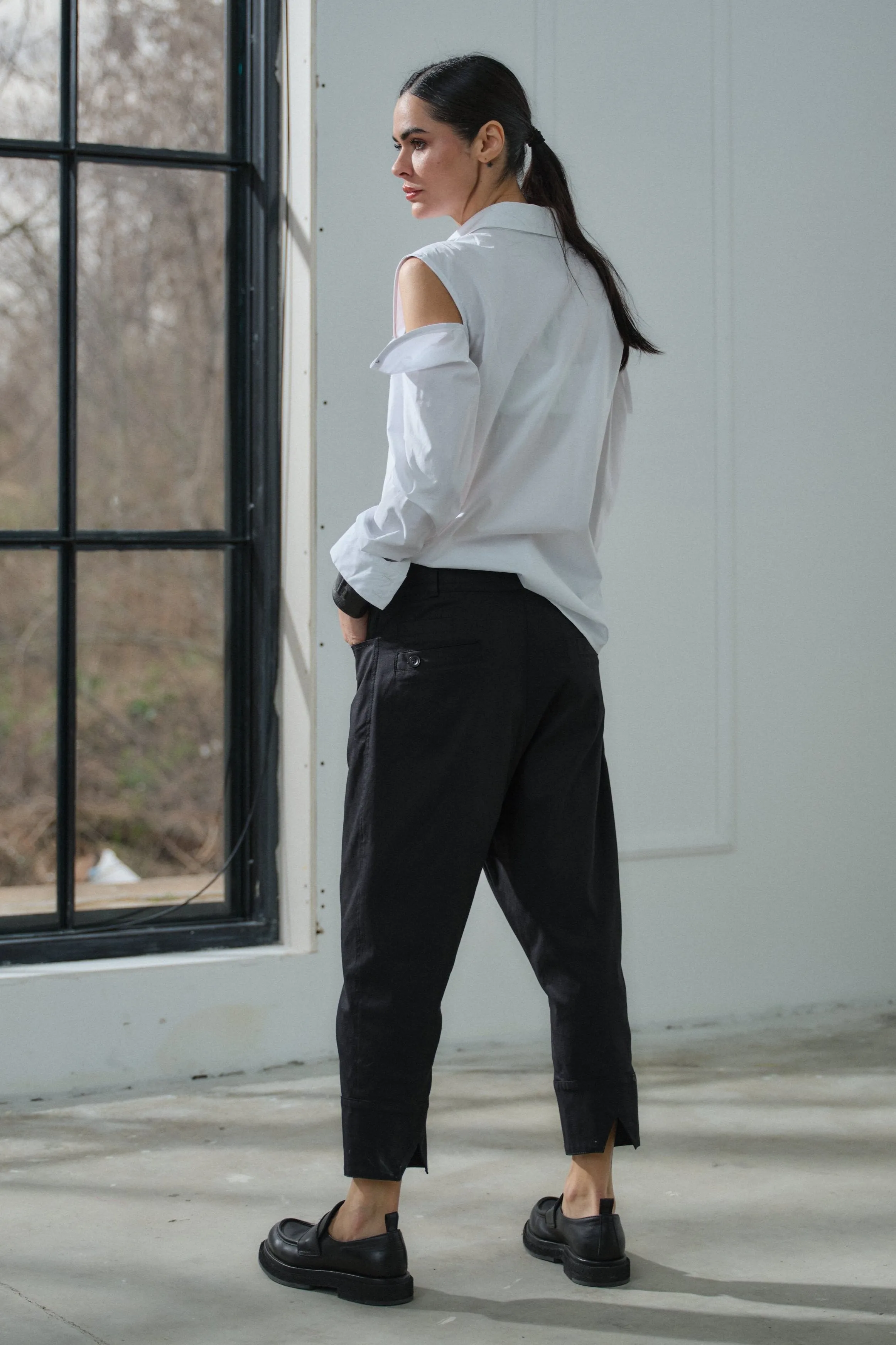 Black cotton cropped pants