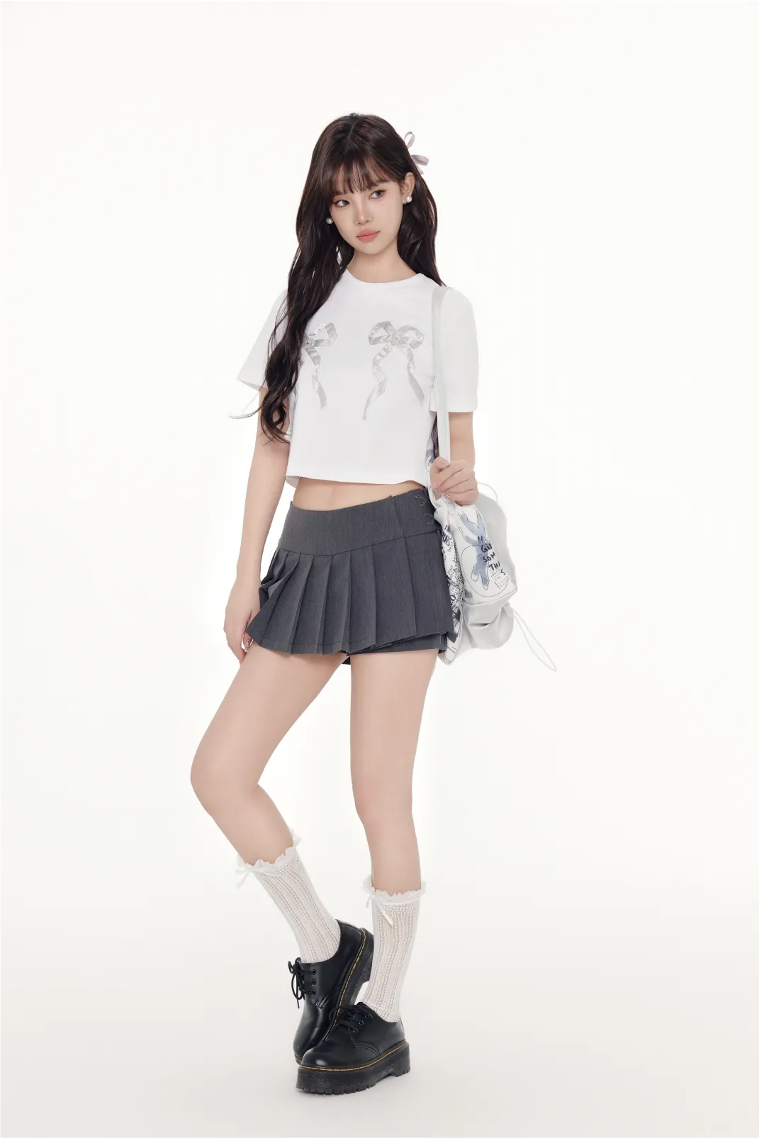 Bow Print Cropped Slim-Fit Tee