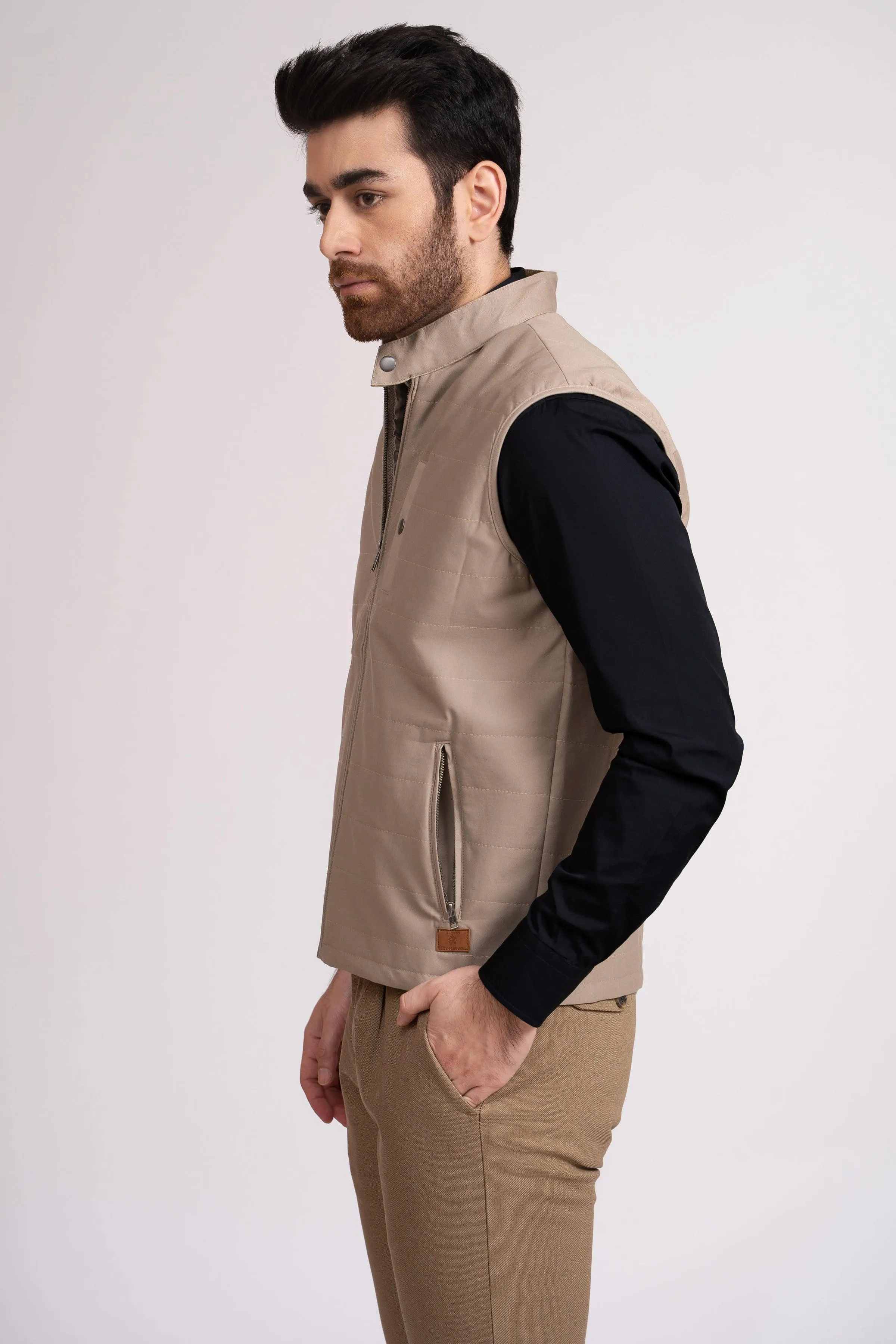 JACKET QUILTED SLEEVE LESS LIGHT KHAKI