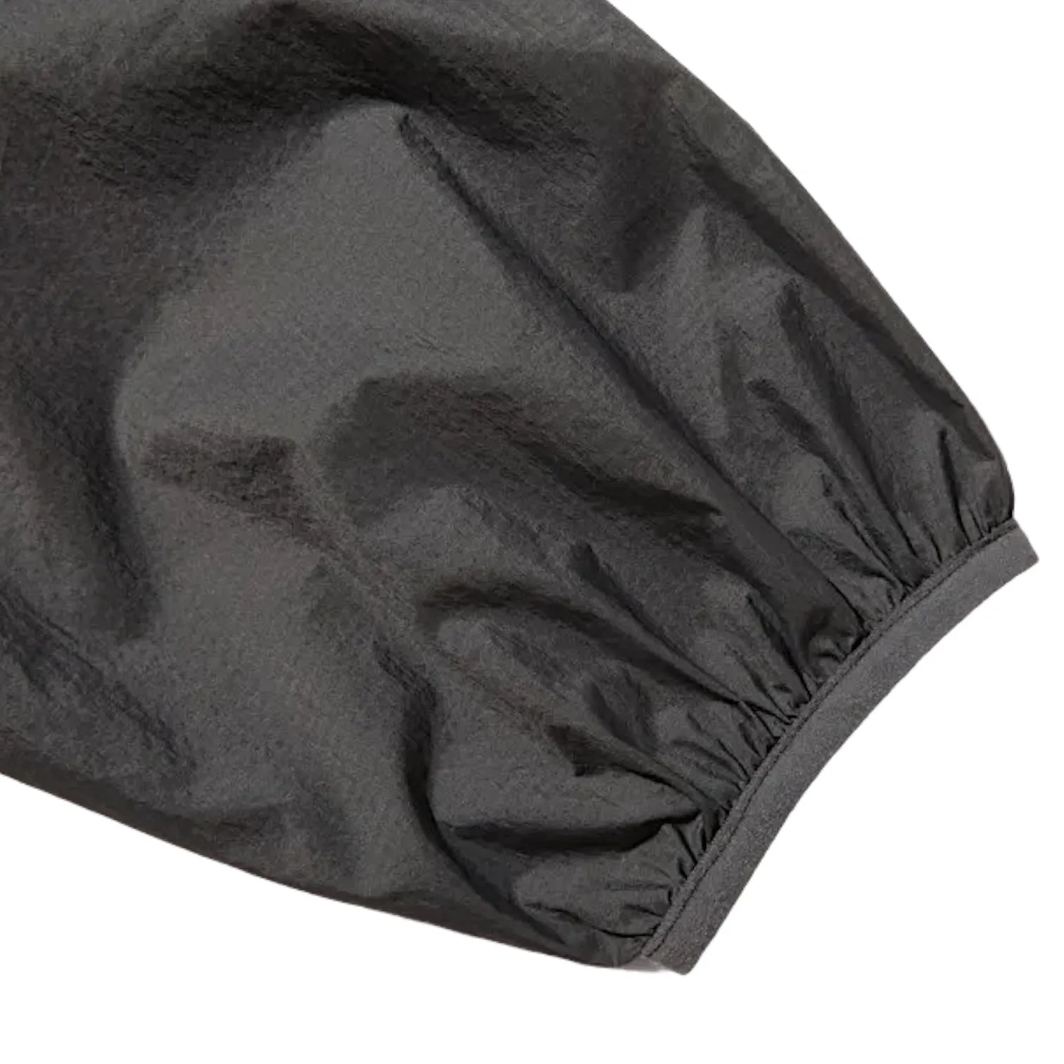 Light weight baggy windbreaker with back flange