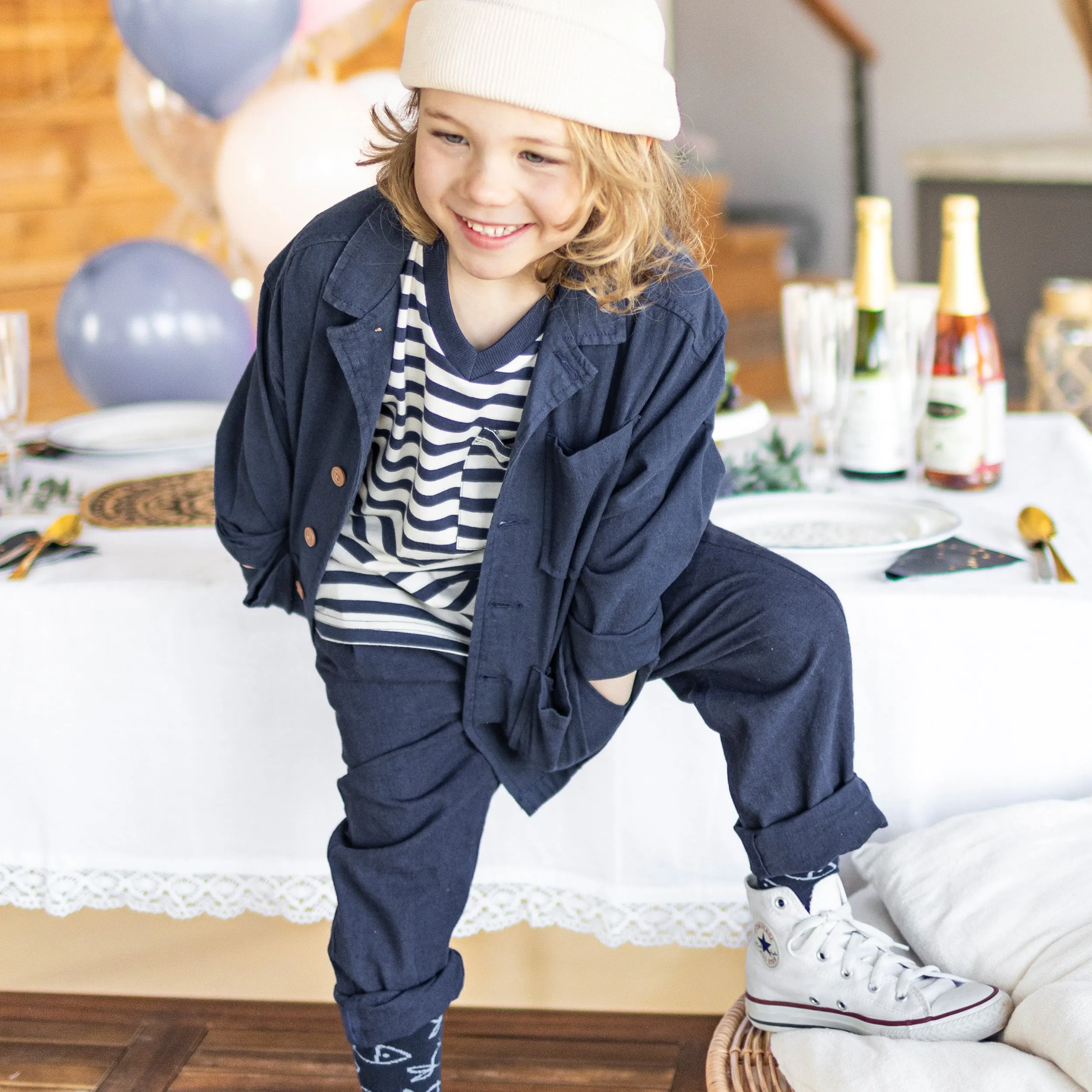 Pantalon coupe décontractée marine en coton et lin, enfant || Navy relaxed fit pants in cotton and linen, child