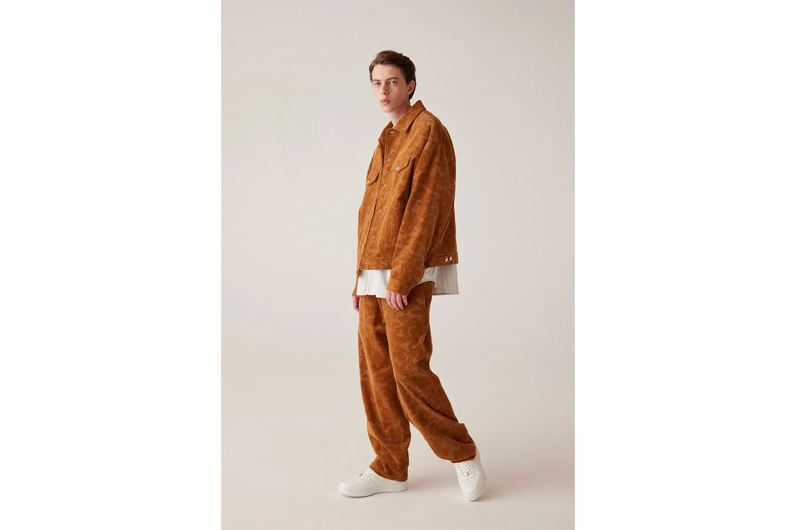 SOLID CAMO DEBOSSED CORDUROY RELAXED FIT PANTS